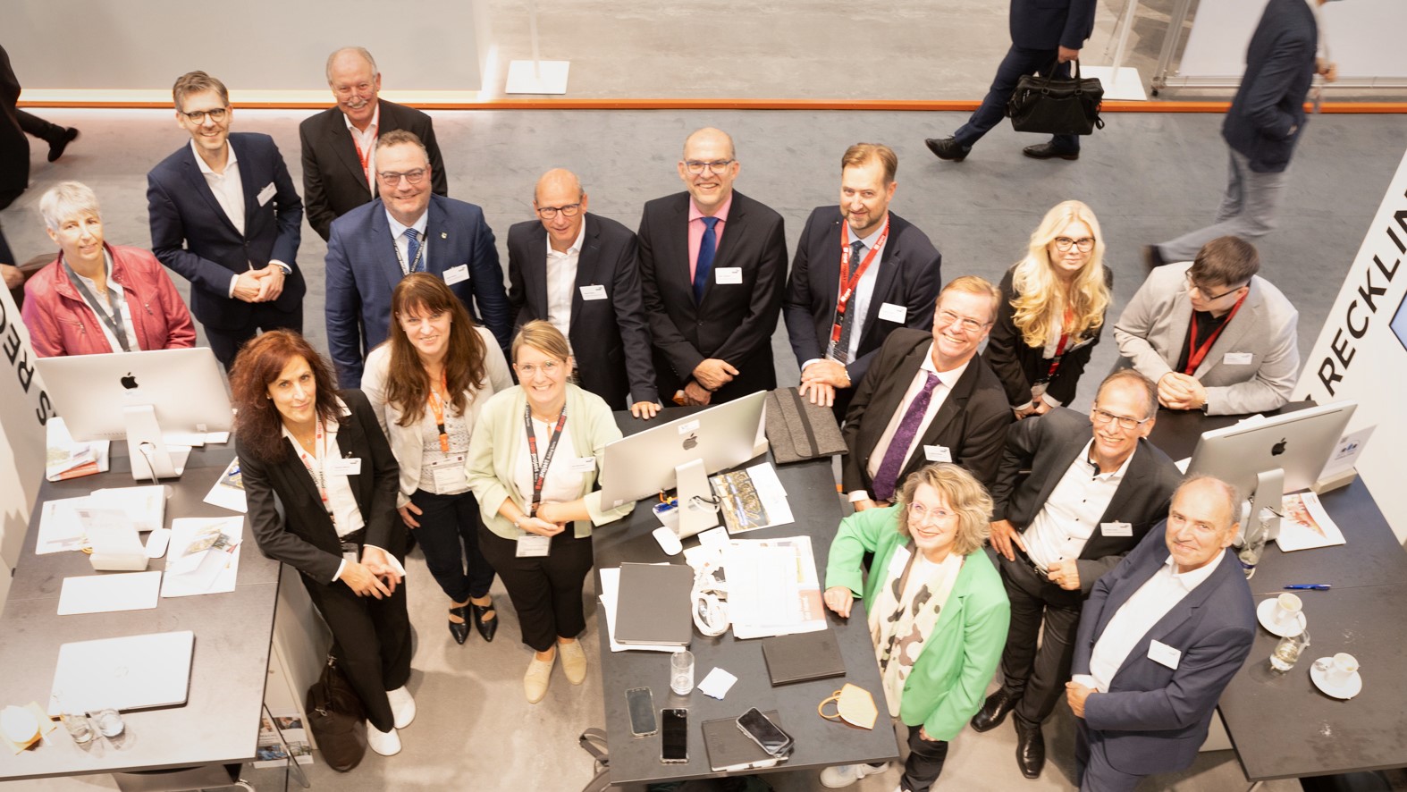 Bildbeschreibung angeben