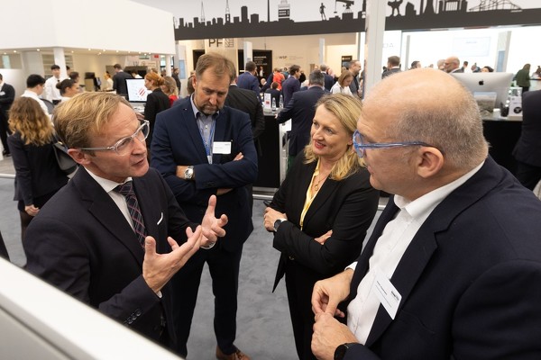 Staatssekretär Daniel Sieveke informiert sich Projekte im Kreis Recklinghausen